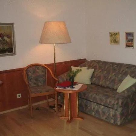Haus Edith Alojamento de Acomodação e Pequeno-almoço 3*